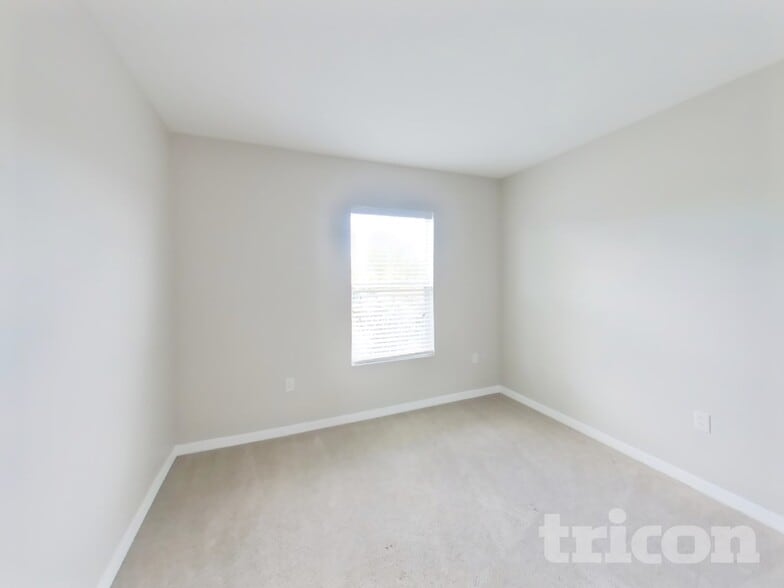 Building Photo - 12134 Fern Haven Ave