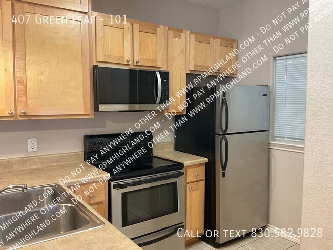 Building Photo - 407 Green Leaf