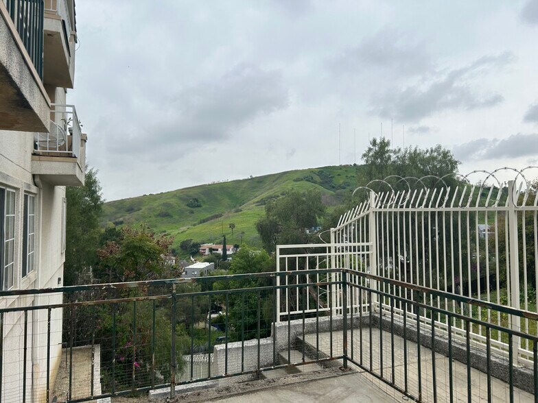 Building Photo - 4760 Templeton St