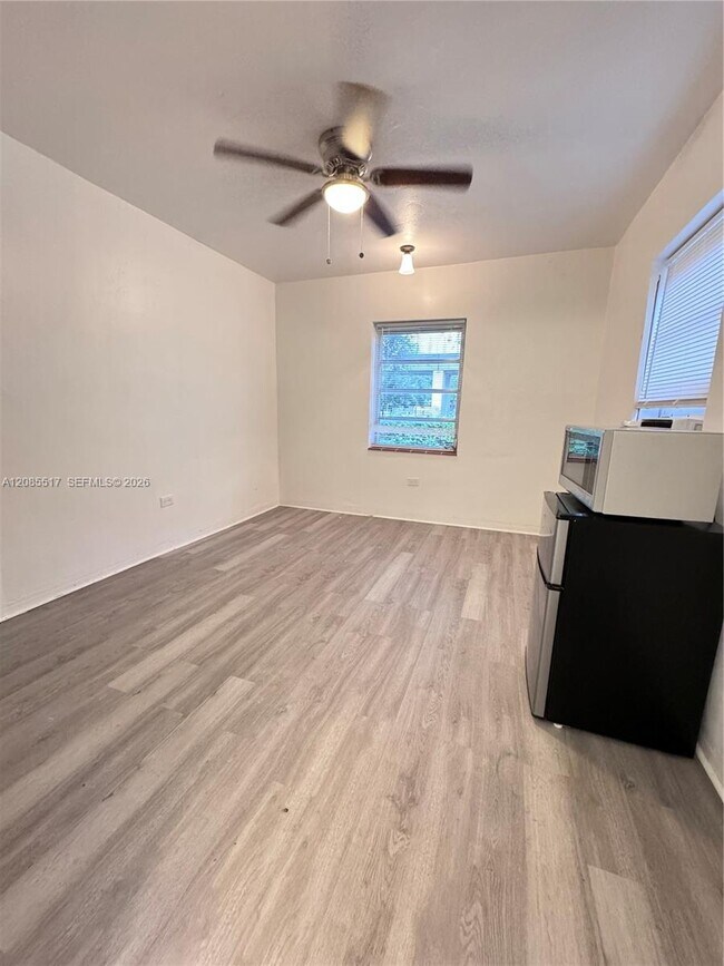 Building Photo - 2652 SW 23rd Ave