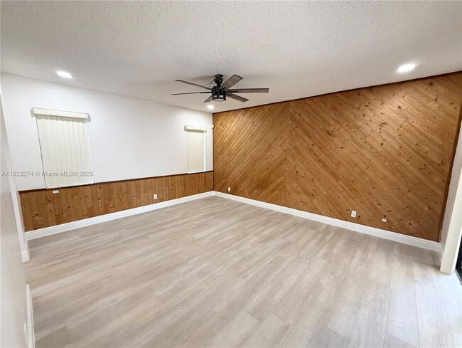 Building Photo - 9788 NW 3rd Manor