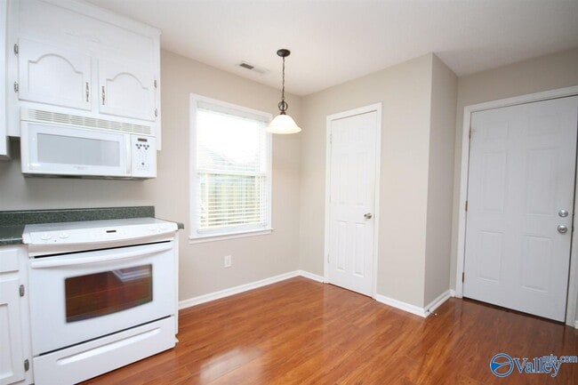 Building Photo - 132 Bibb Dr