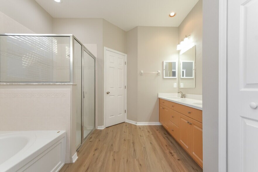 Building Photo - 12923 Terrace Springs Dr