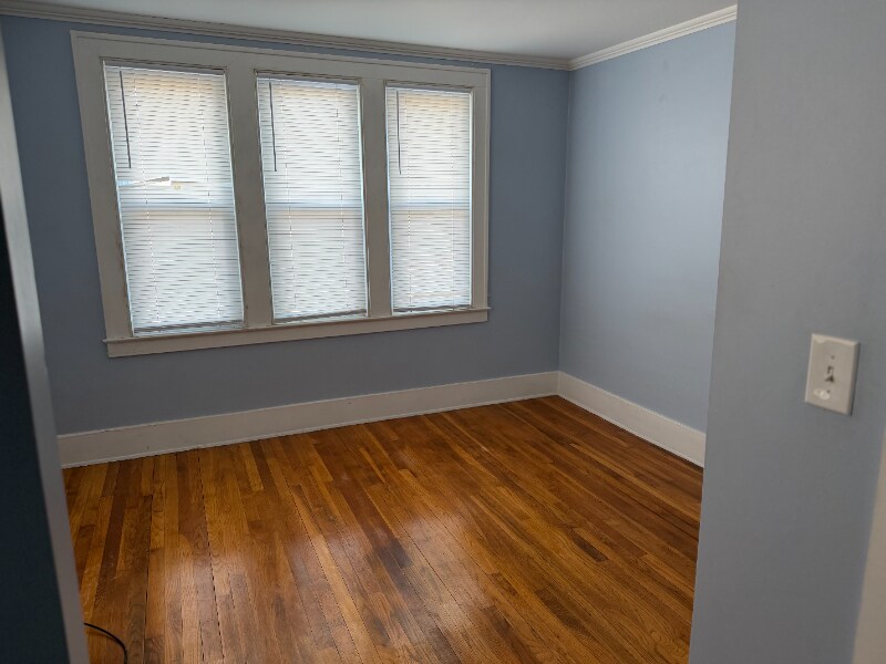 Building Photo - 110 Trowbridge St NE