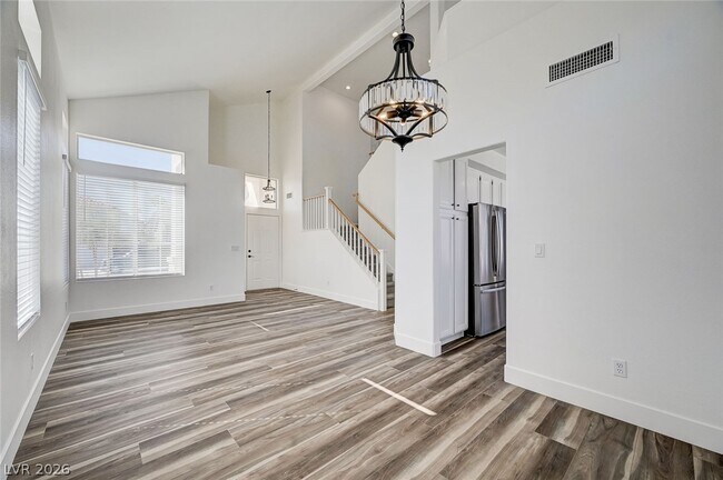 Building Photo - 242 Farlin Cir