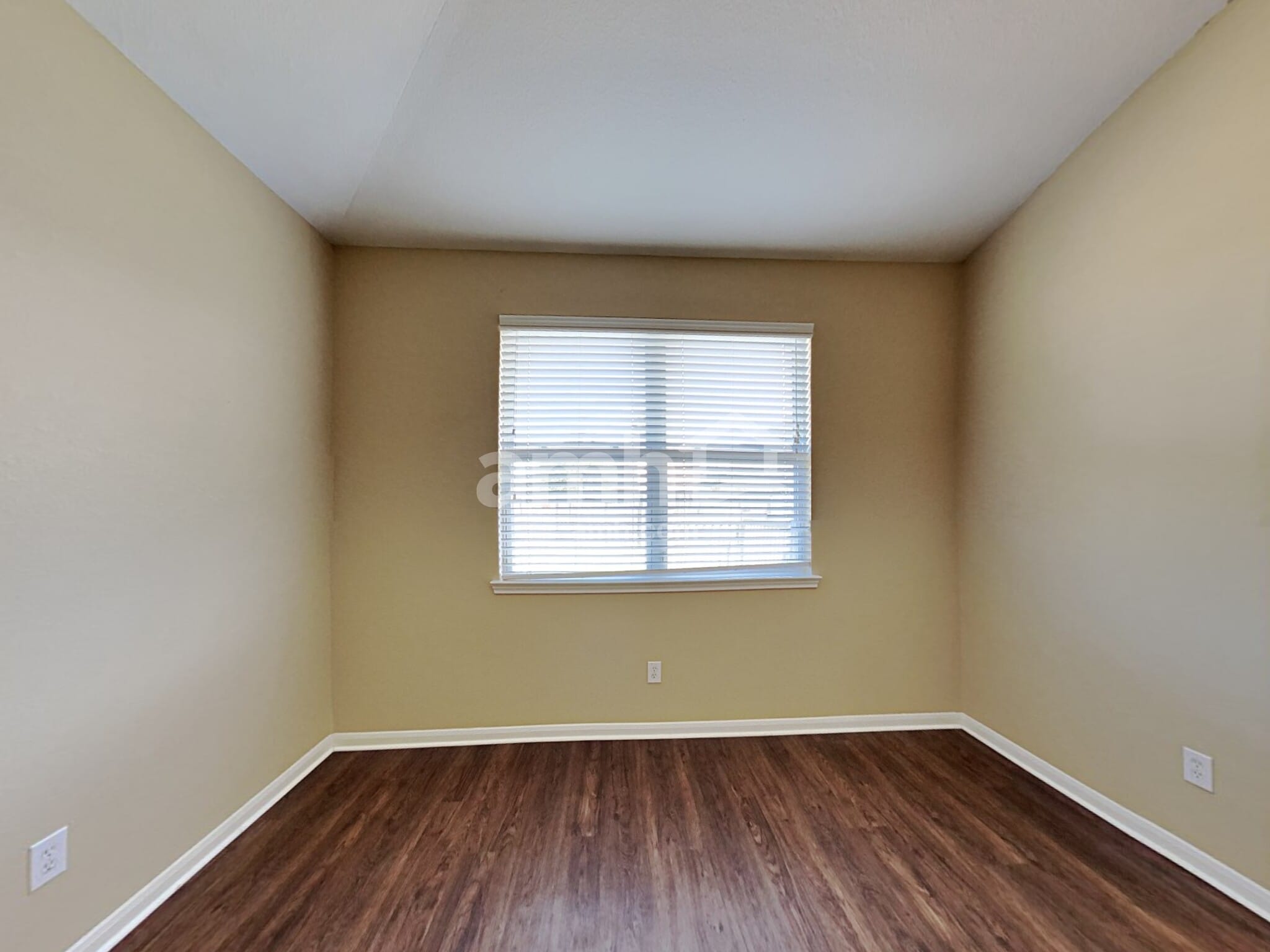 Building Photo - 21367 Village Crossing Ln