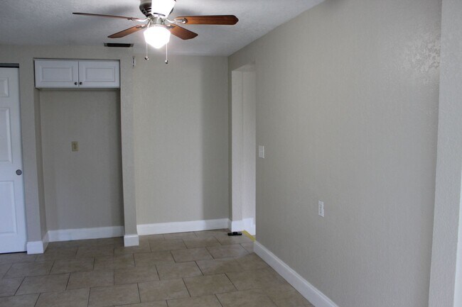 Building Photo - 4424-B TERRY LOOP