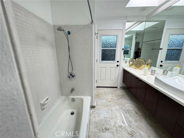 Building Photo - 16602 Wellington Cir