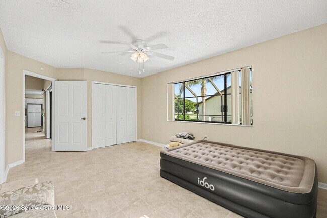 Building Photo - 2088 Sun Valley St