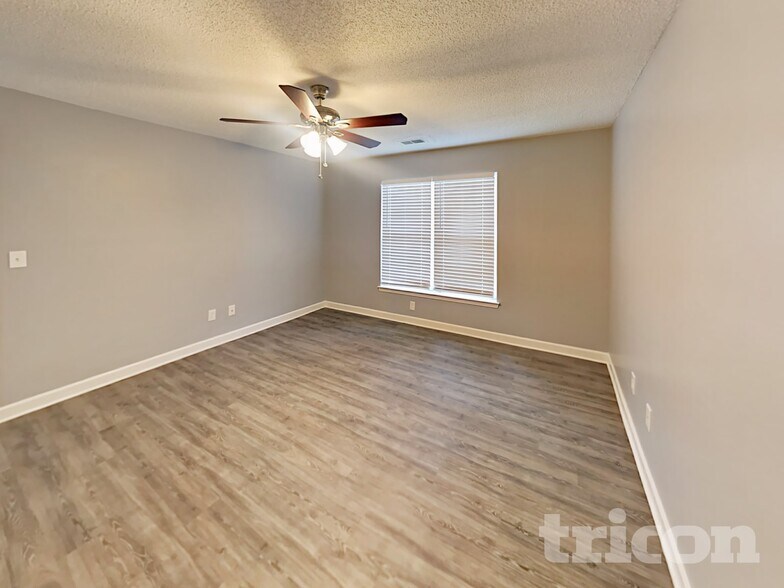 Building Photo - 891 Anchor Way NE