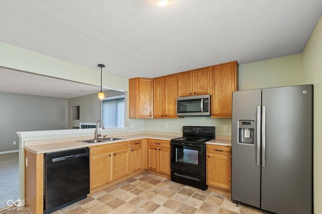 Building Photo - 2808 Dawnlake Dr