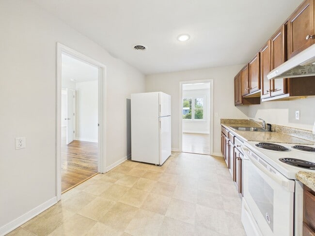 Building Photo - 1706 Catalina Dr