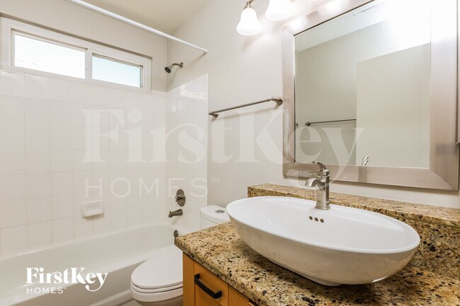 Building Photo - 4116 E Tanglewood Dr