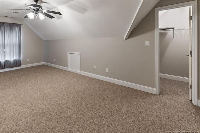 Building Photo - 136 Cottswold Ln
