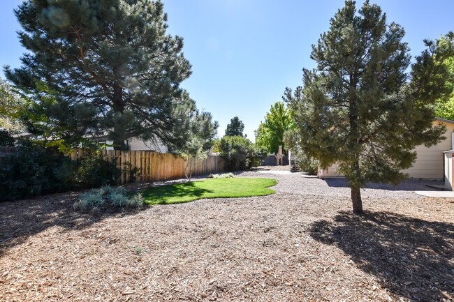 Building Photo - 4925 Hackamore Dr N