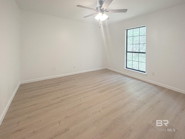 Building Photo - 10080 Bay Haven Dr