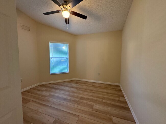 Building Photo - 2510 Hamlet Ln