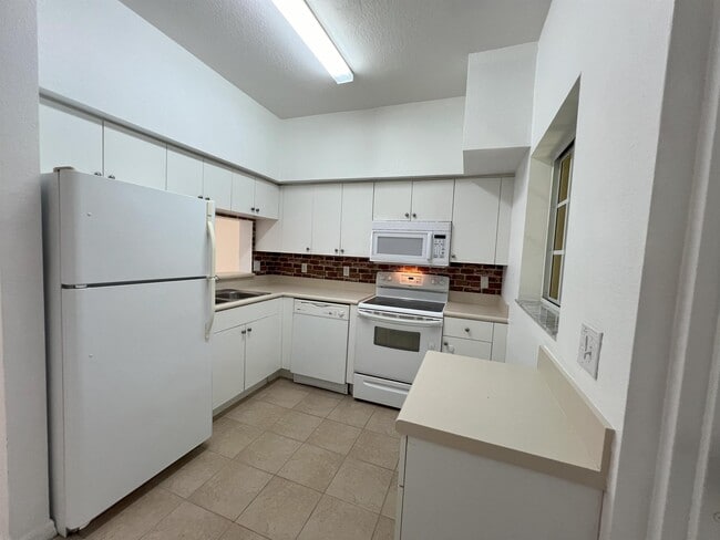 Building Photo - 8407 Bernwood Cove Loop
