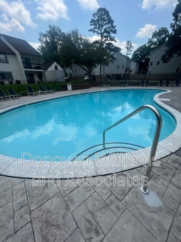 Building Photo - 2207 Kilborne Dr