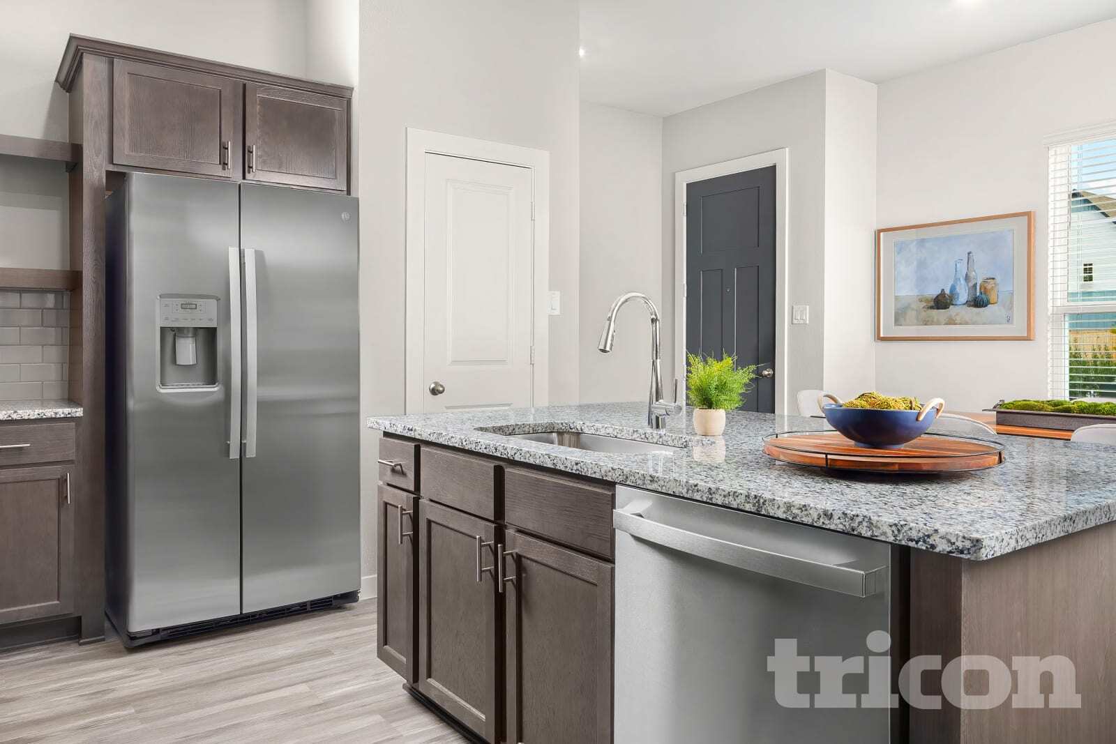 Building Photo - 9835 Willow Creek Commerce Dr