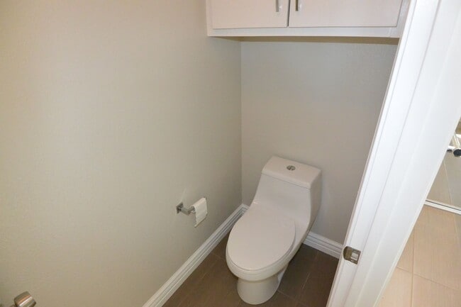 Building Photo - Beautiful Remodeled 2 Bed 2.5 Bath Condo in Pacific Ranch