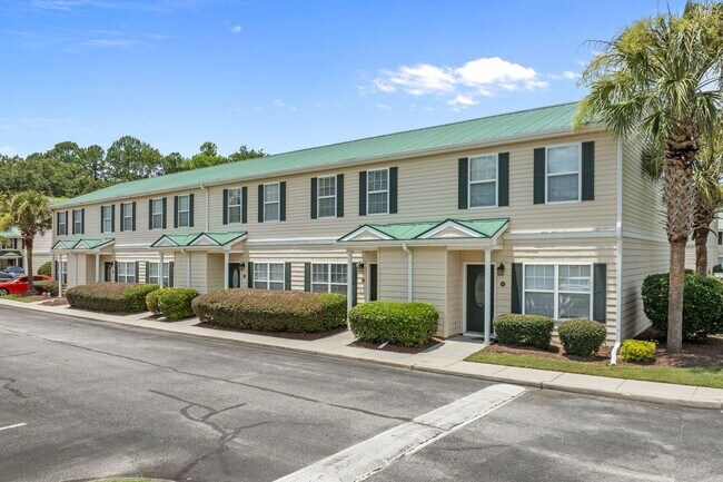 Building Photo - 2 bed, 2.5 bath pet friendly apartment for...