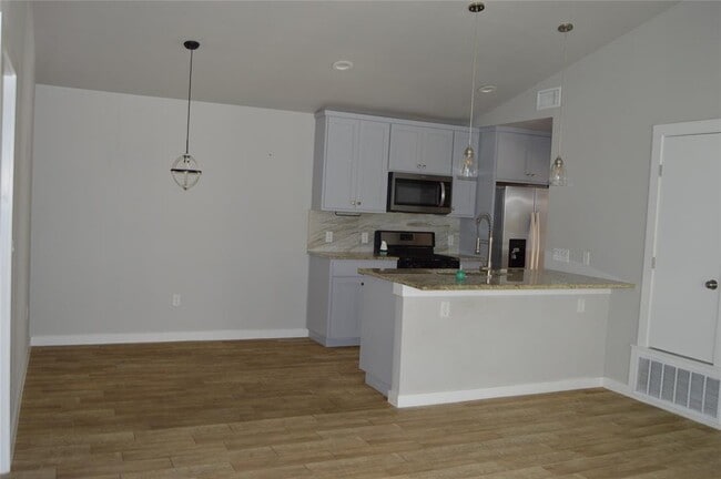 Building Photo - 9404 Menchaca Rd