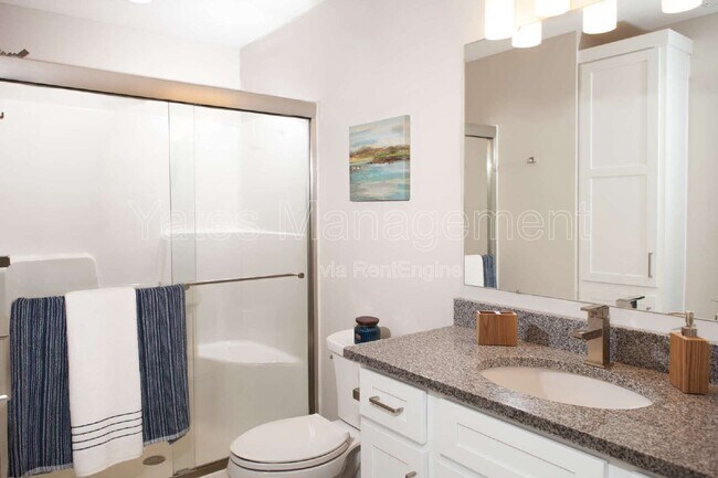 Building Photo - 115 Valor Dr