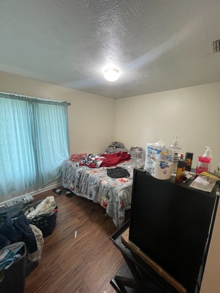 Building Photo - 40-E South Ave