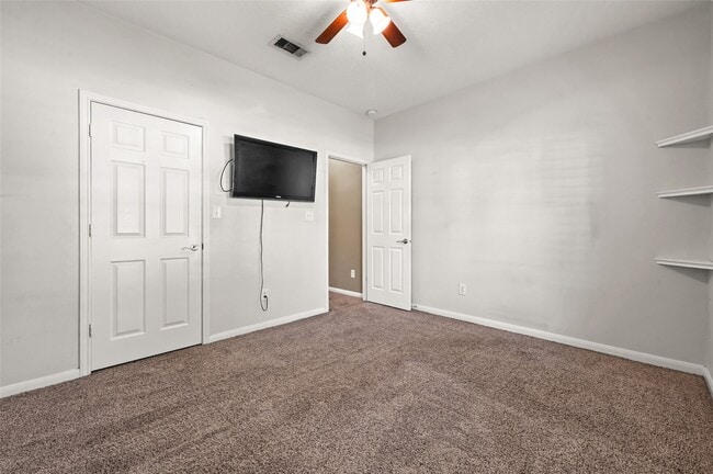 Building Photo - 8618 E Highlands Crossing