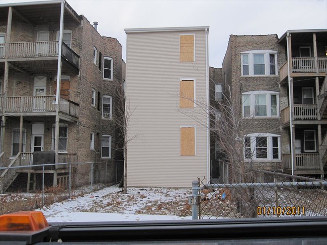 Building Photo - 5123 S Indiana Ave