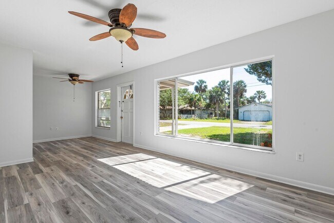 Building Photo - 1335 S Flagler Ave