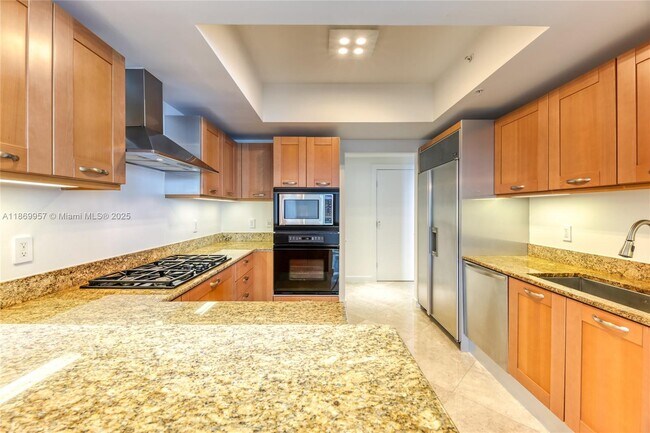 Building Photo - 3535 S Ocean Dr