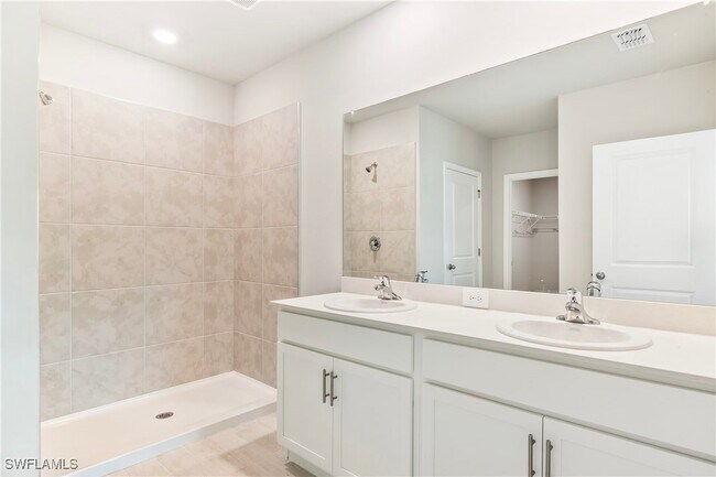 Building Photo - 3015 Birwood Cir