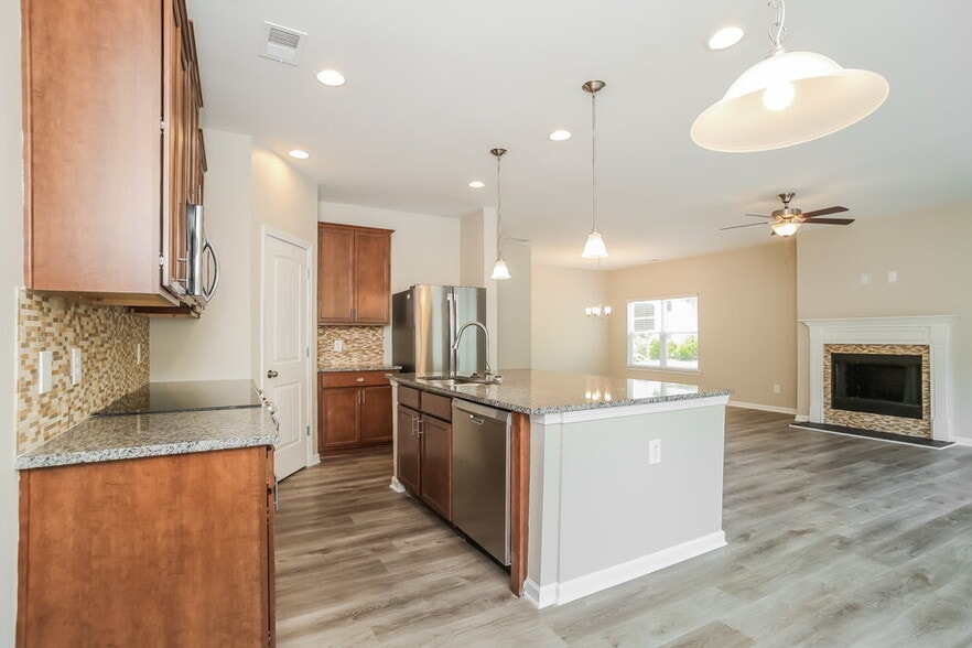 Building Photo - 194 Renford Rd