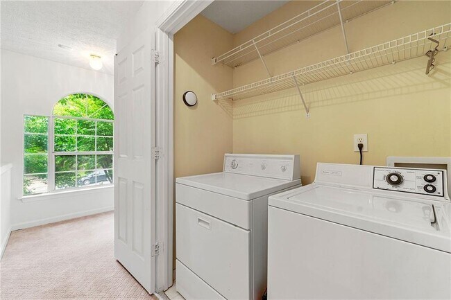 Building Photo - 3040 Majestic Park Ct