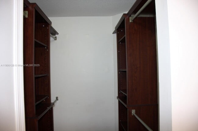 Building Photo - 1084 Golden Cane Dr