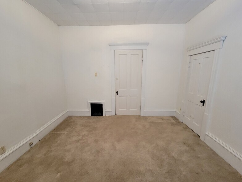 Building Photo - 210 N Fremont St