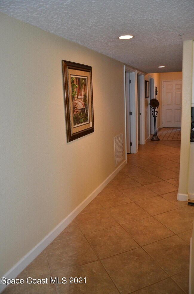 Building Photo - 2065 Jimmy Buffett Mem Hwy