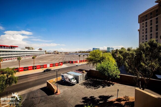 Building Photo - High end upgraded 2Bdm 2Ba Condo minutes f...