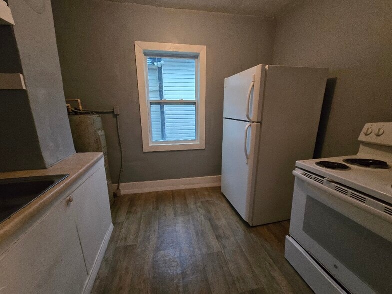 kicthen - 1022 Eaverson St