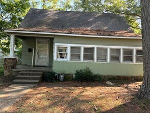 Building Photo - 3 Bedroom Home in Searcy