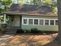 Building Photo - 3 Bedroom Home in Searcy