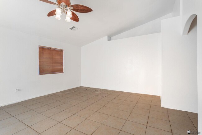 Building Photo - 1510 N 9th Ave