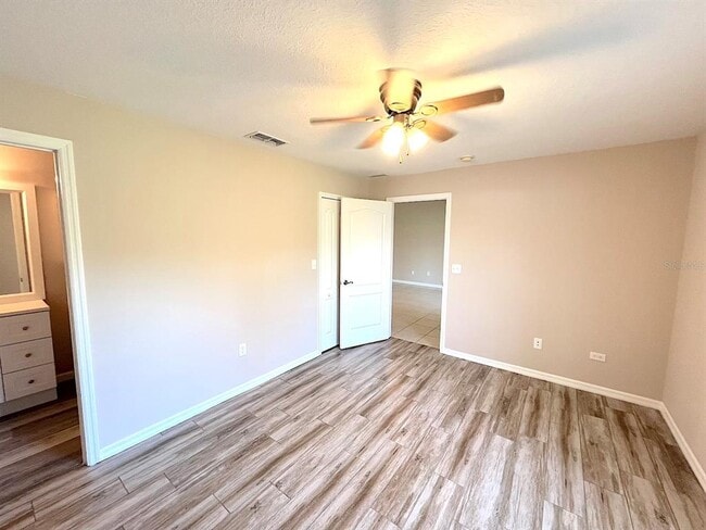 Building Photo - 47 Wellwood Ln