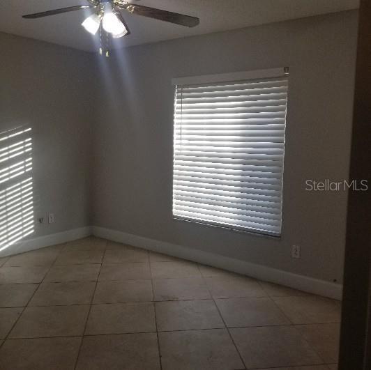 Building Photo - 3359 Hillmont Cir