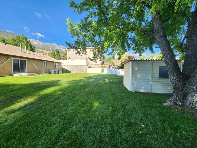 Building Photo - 938 E 25 S