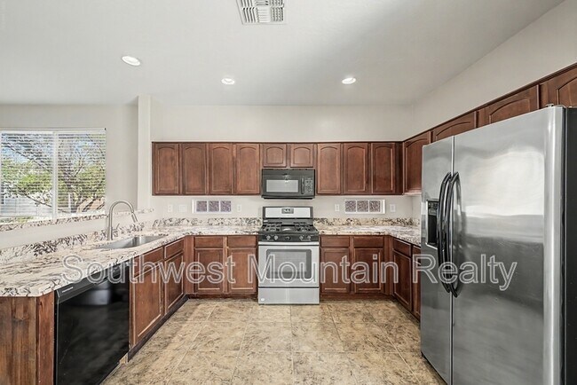 Building Photo - 44967 Sage Brush Dr
