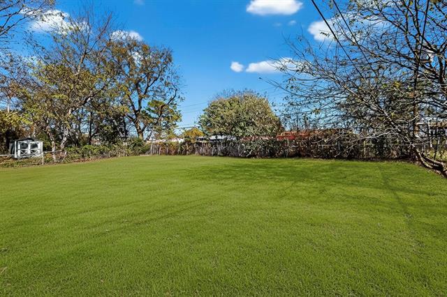 Building Photo - 310 Palm Oak Dr