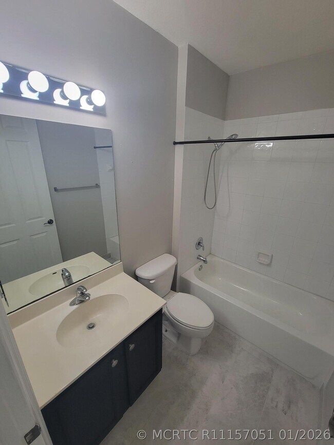 Building Photo - 750 Millbrae Ct